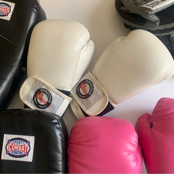 Couples Boxing Set - Gloves & Pads - Picture 3 of 6